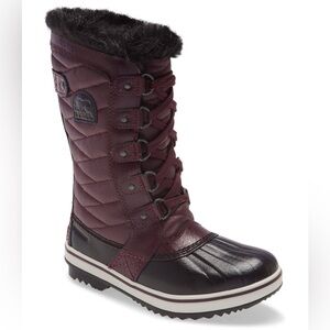 Sorel Unisex Kids Tofino II Snow Boots in Epic Plum Youth Size 1 GUC